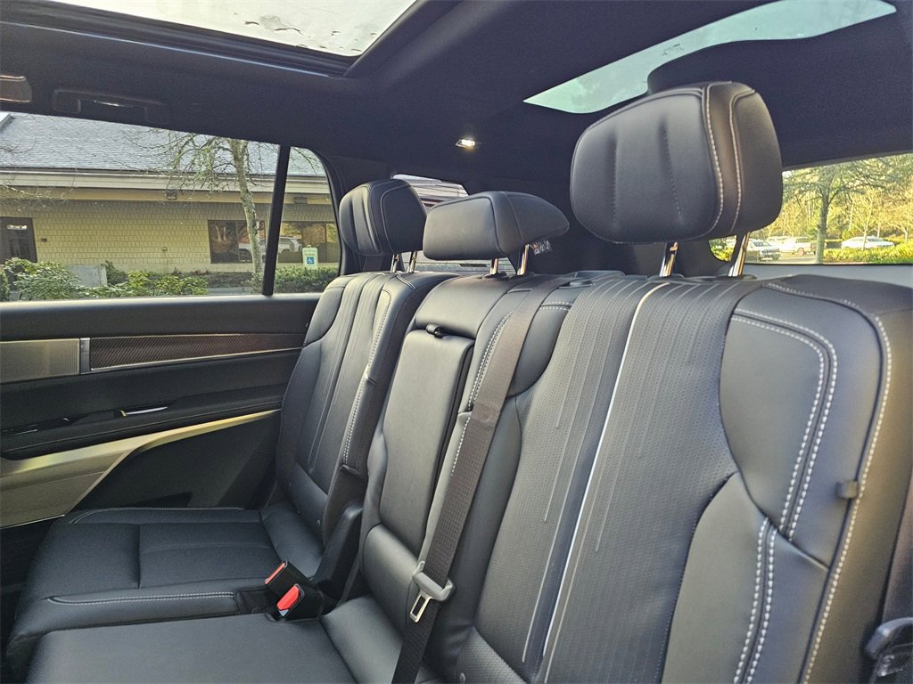 New 2026 Cadillac Vistiq Sport image 13