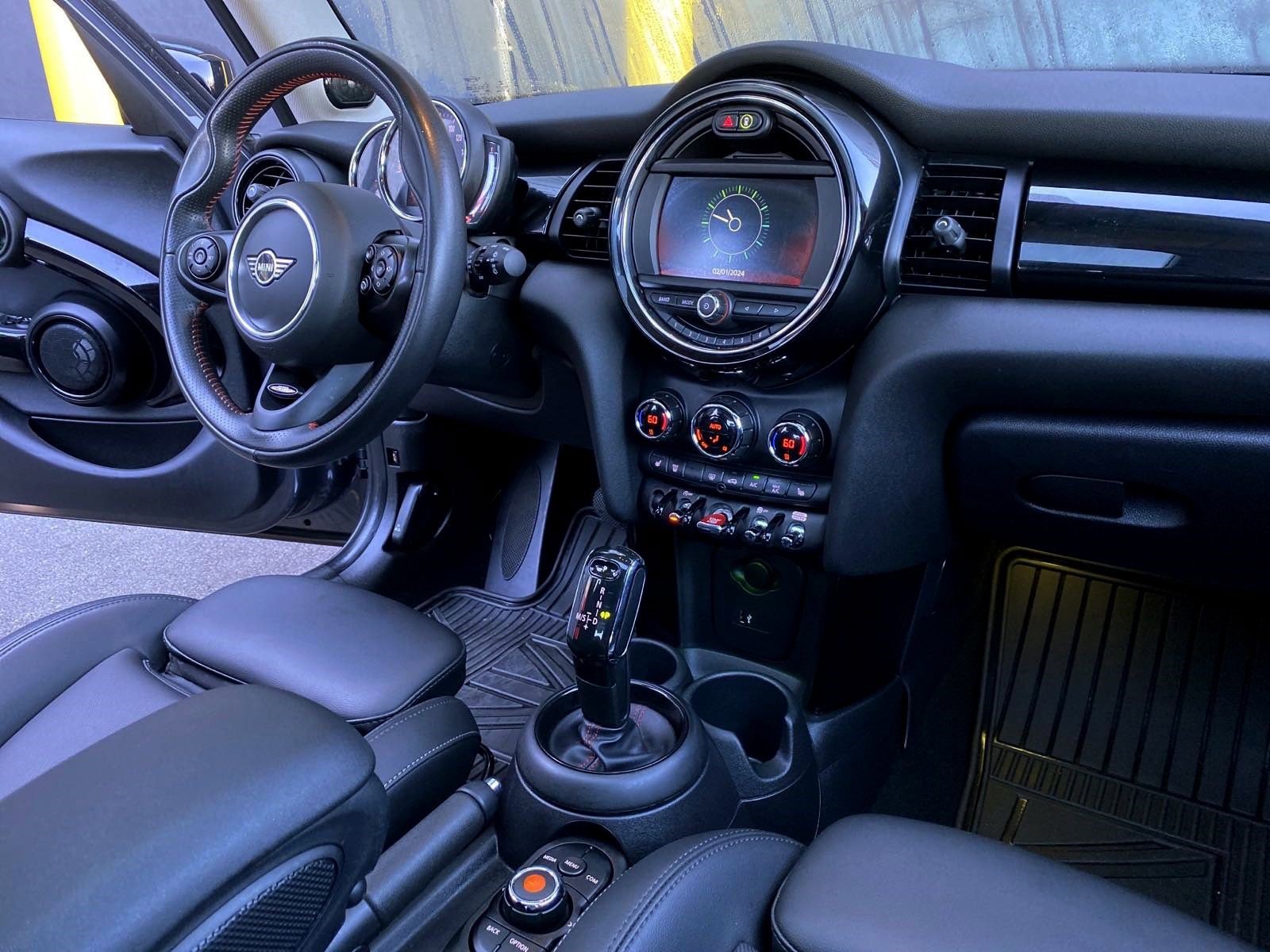 Used 2021 MINI Cooper S w/ Premium Package image 6