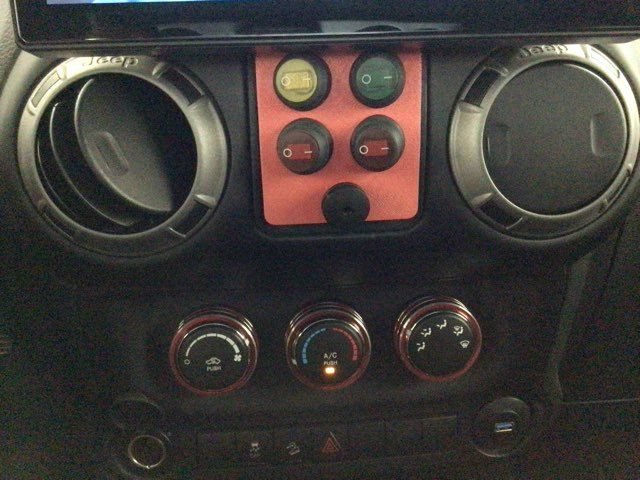 Used 2016 Jeep Wrangler Sport w/ Connectivity Group AWD/4WD image 12