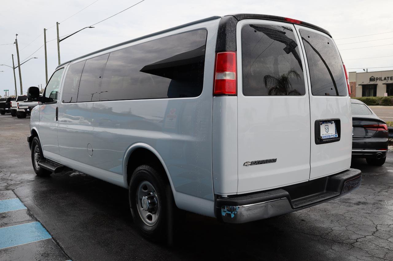 Used 2020 Chevrolet Express 3500 LT w/ LT Preferred Equipment Group image 3