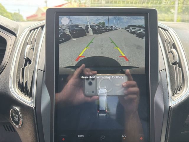 Used 2023 Ford Edge Titanium AWD/4WD image 17