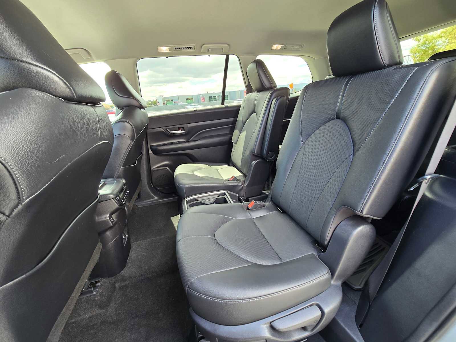 Used 2024 Toyota Grand Highlander FWD image 21