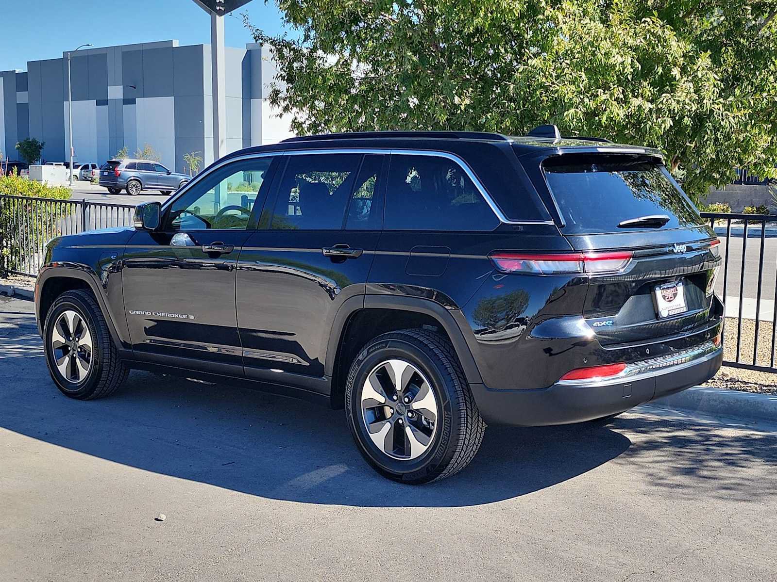 Used 2024 Jeep Grand Cherokee Limited 4xe AWD/4WD image 6