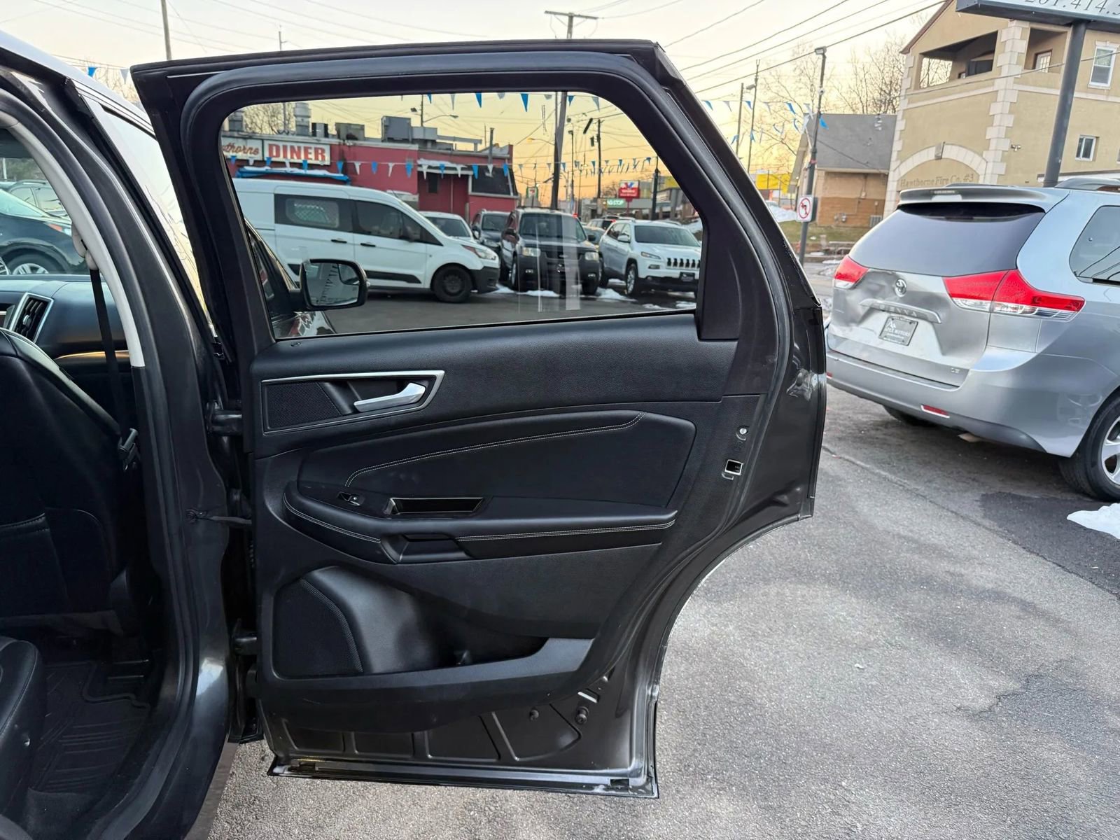 Used 2015 Ford Edge Titanium image 40