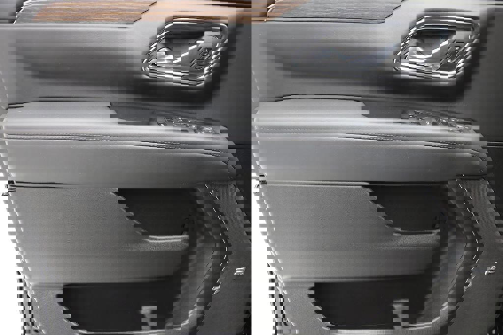 Used 2024 Chevrolet Tahoe High Country w/ Advanced Technology Package image 21