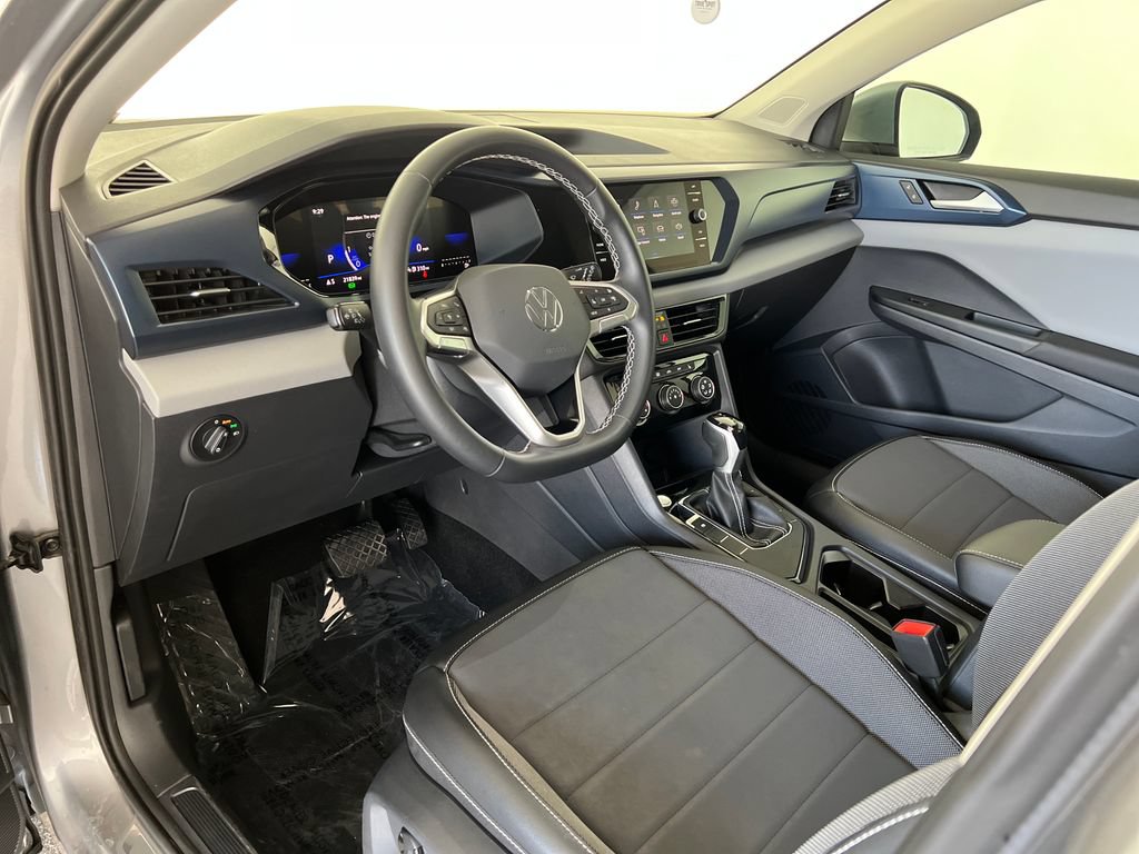 Used 2023 Volkswagen Taos SE w/ Panoramic Sunroof Package FWD image 19