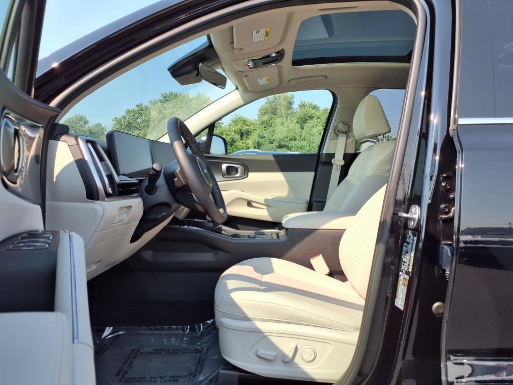 Used 2025 Kia Sorento EX w/ Panoramic Sunroof Package image 23