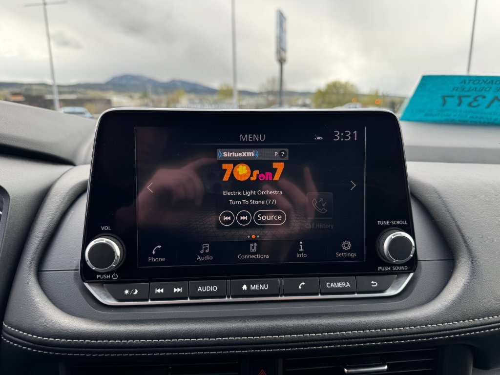 Used 2025 Nissan Rogue SV AWD/4WD image 19