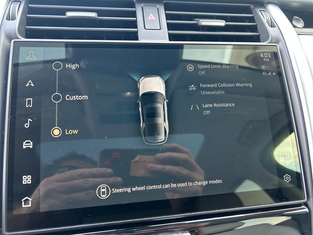 Used 2025 Land Rover Discovery S image 41