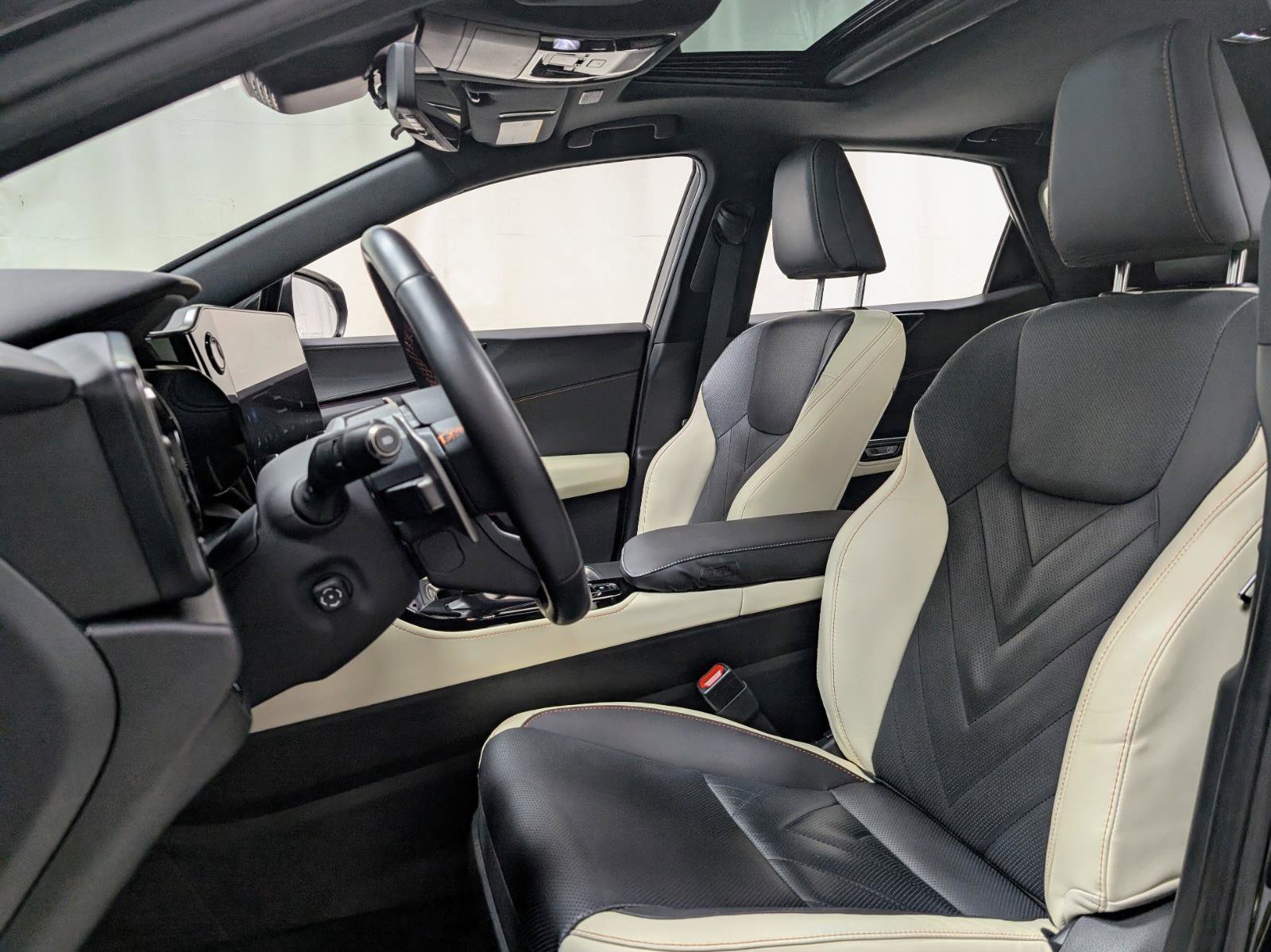 Used 2023 Lexus NX 450h+ AWD w/ Luxury Package image 15