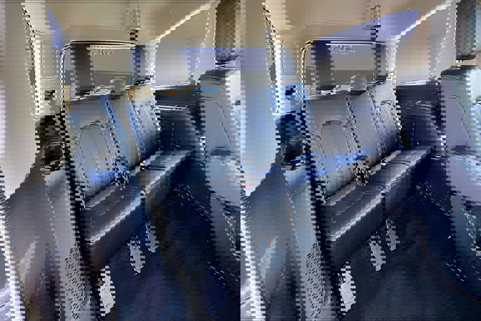 Used 2018 Ford Expedition Platinum image 27