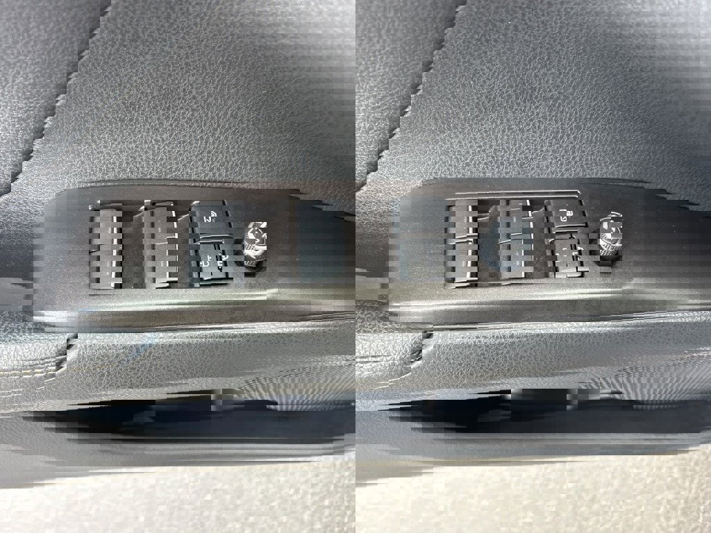 Used 2024 Toyota Camry XSE image 4