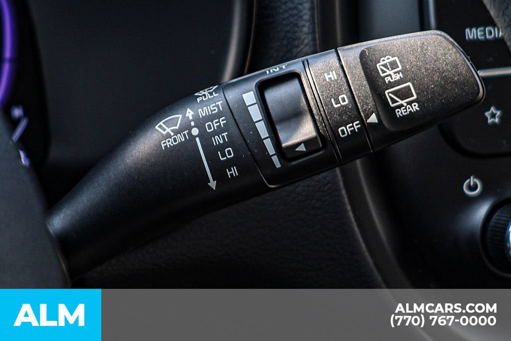 Used 2025 Kia Soul LX w/ LX Technology Package FWD image 32