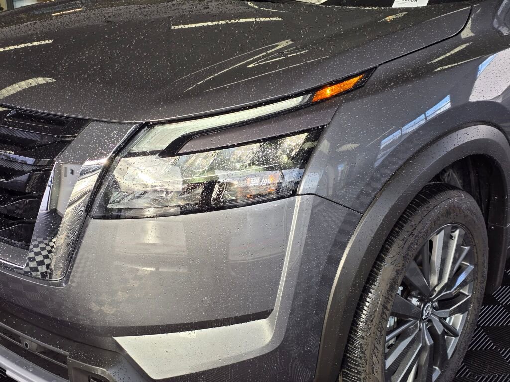 Used 2025 Nissan Pathfinder SL w/ SL Premium Package image 11