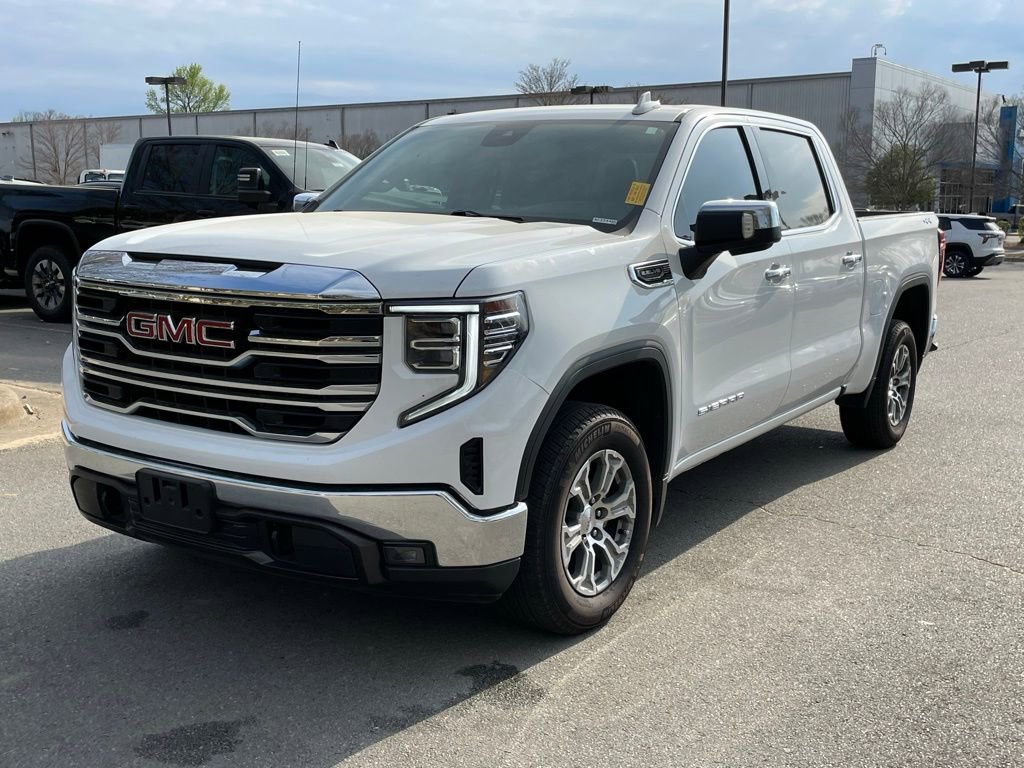 Used 2025 GMC Sierra 1500 SLT AWD/4WD image 3