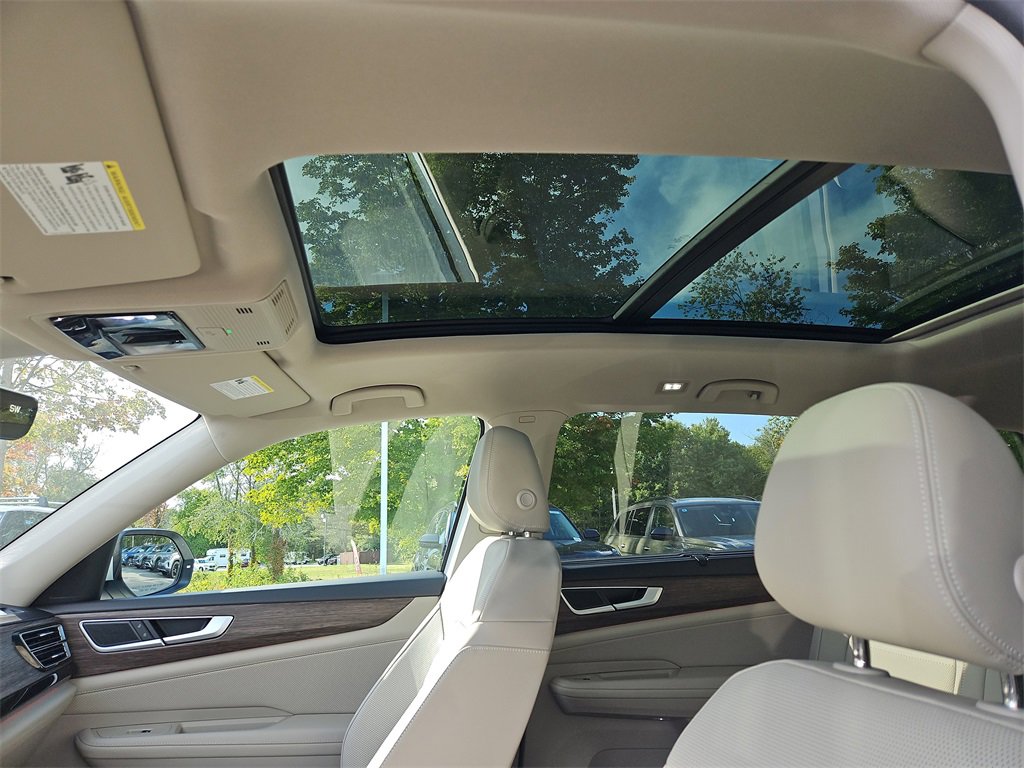 New 2026 Volkswagen Atlas SEL image 7