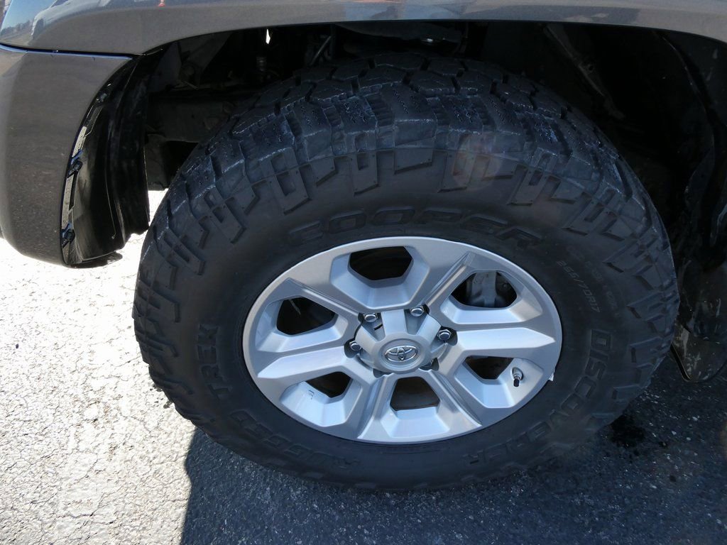 Used 2019 Toyota 4Runner SR5 image 10