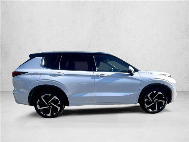 Used 2023 Mitsubishi Outlander SEL FWD image 5