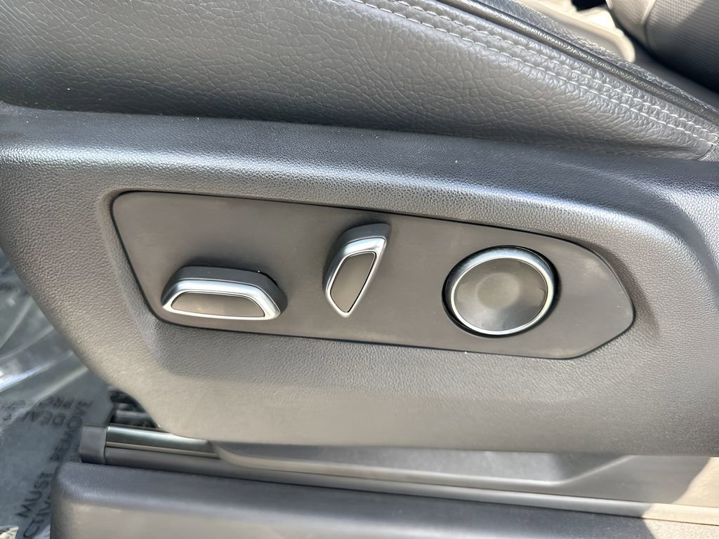 Used 2021 GMC Yukon XL Denali w/ Denali Ultimate Package image 10