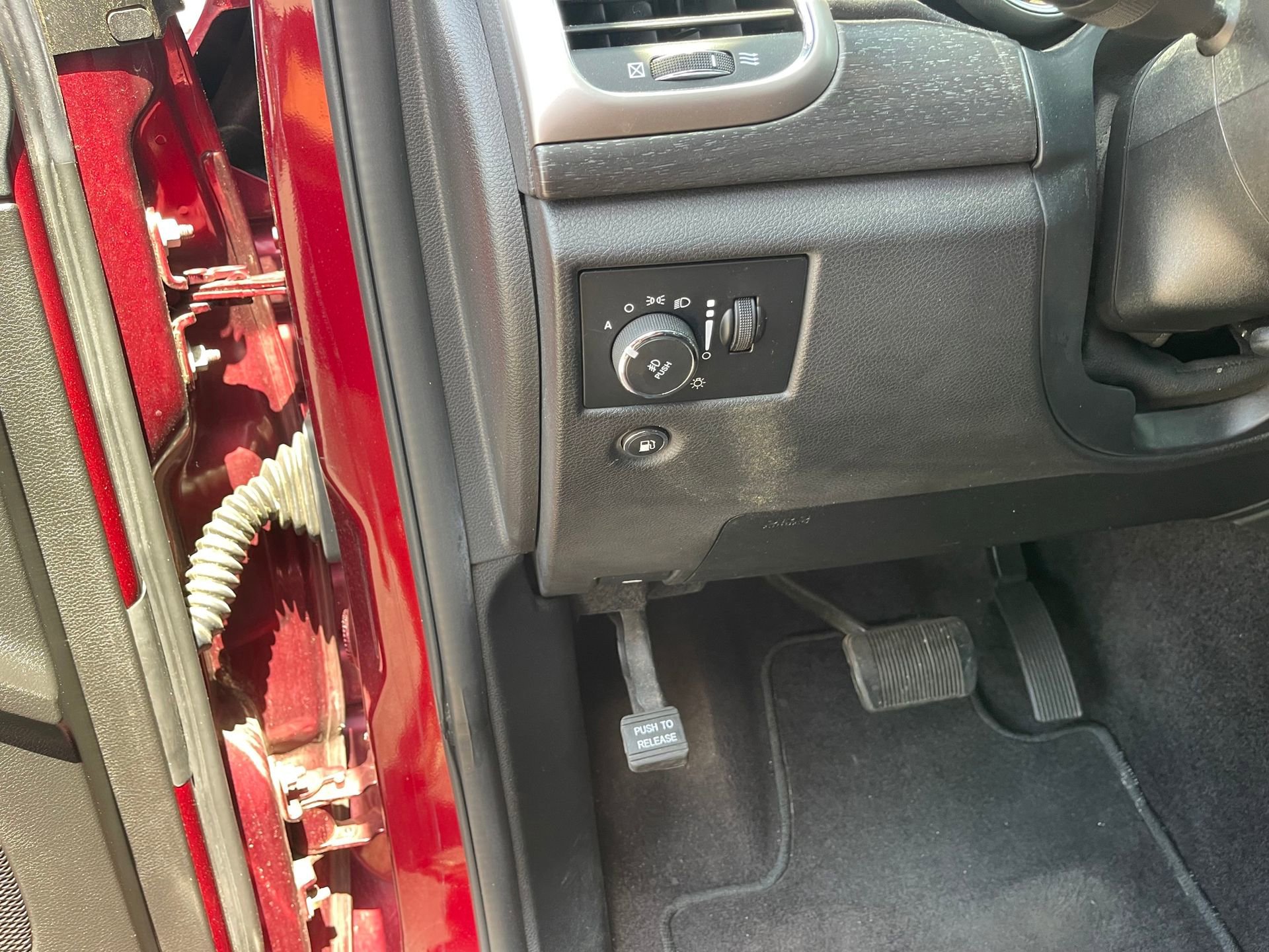 Used 2018 Jeep Grand Cherokee Altitude image 13