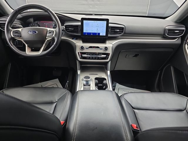 Used 2023 Ford Explorer XLT w/ Equipment Group 202A image 18