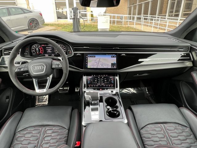 Certified 2024 Audi RS Q8 image 2