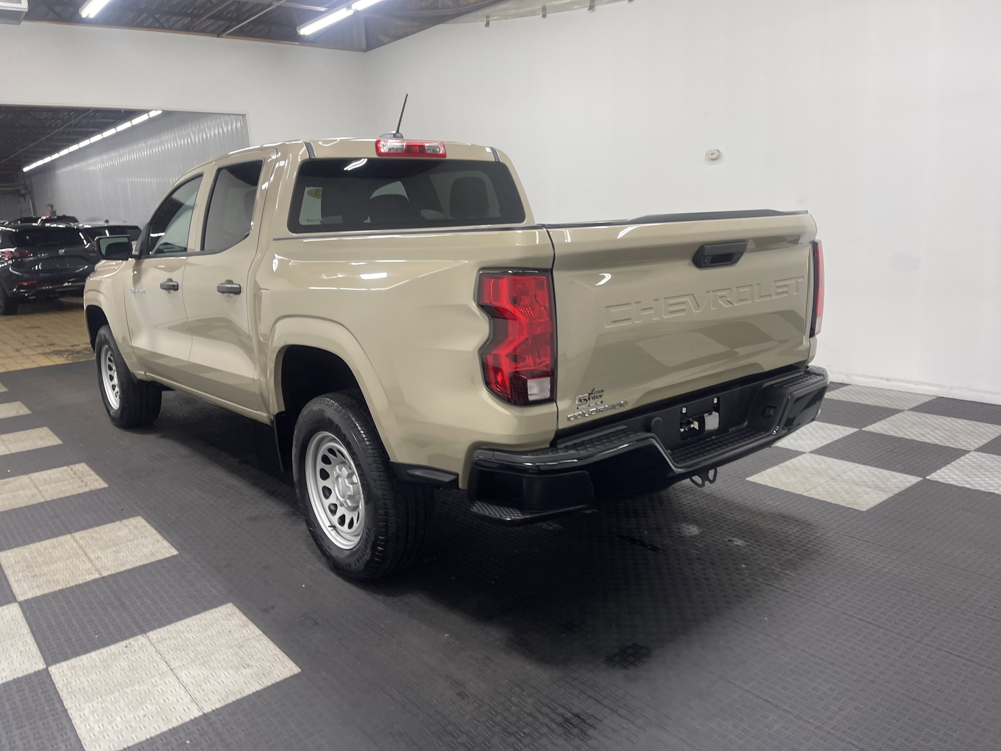 Used 2023 Chevrolet Colorado W/T image 2