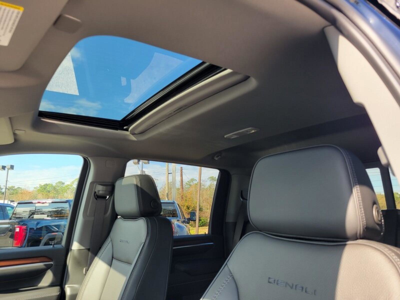 New 2026 GMC Sierra 3500 Denali w/ Denali Reserve Package image 26