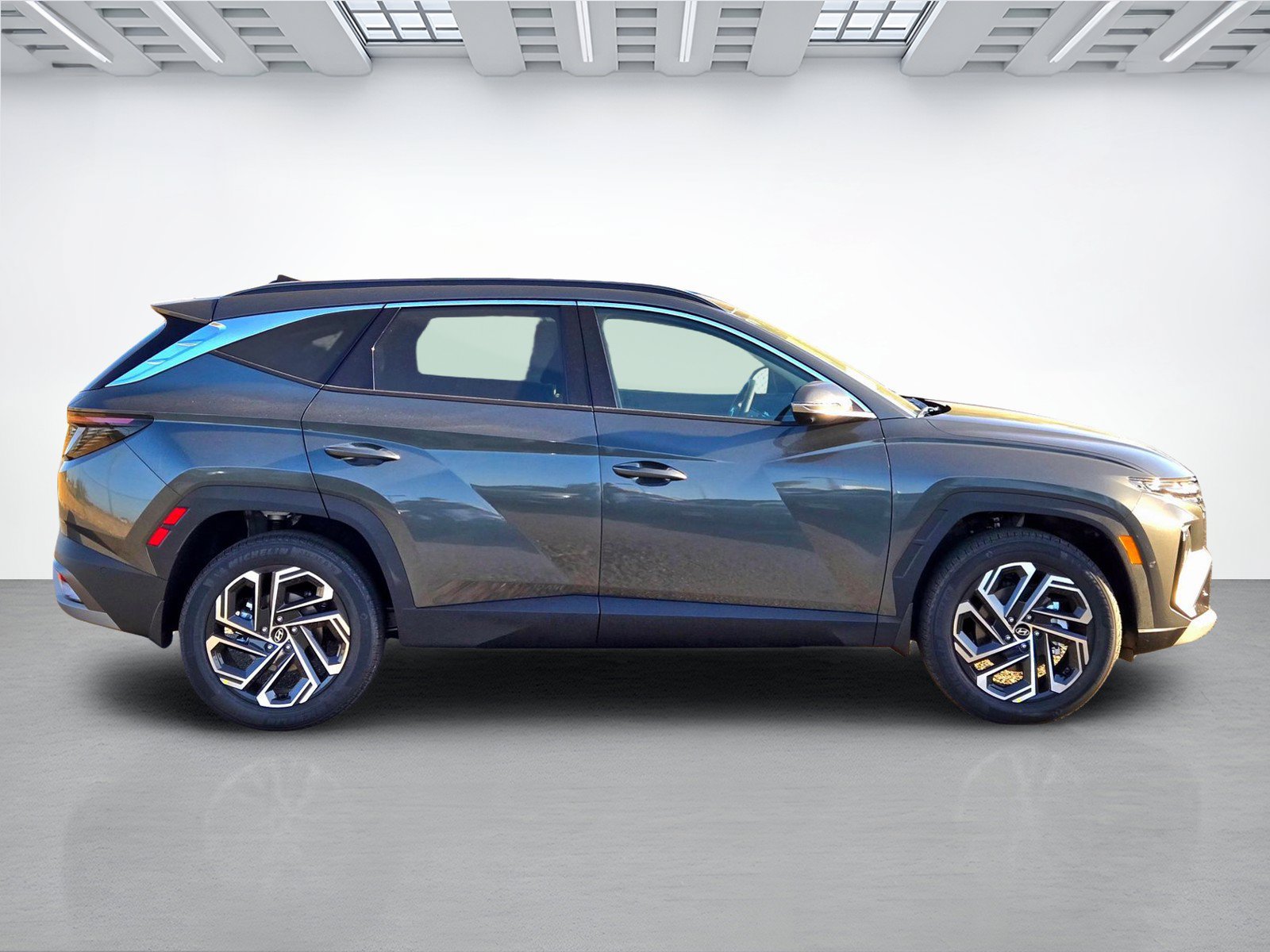 New 2026 Hyundai Tucson Limited AWD/4WD image 2