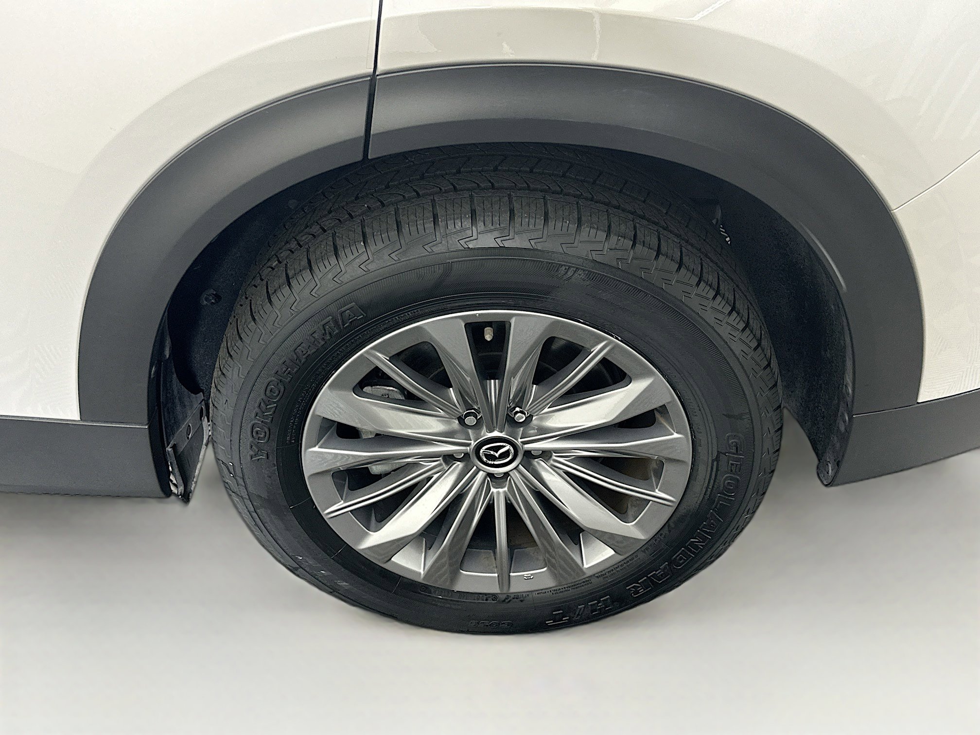 Used 2025 MAZDA CX-90 Plug-In Hybrid w/ Preferred image 11