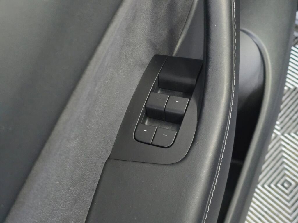 Used 2021 Tesla Model Y Long Range image 21