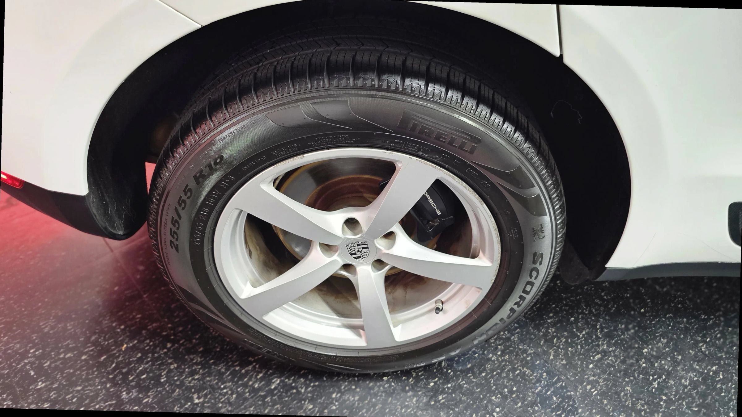 Used 2018 Porsche Macan Sport Edition AWD/4WD image 19