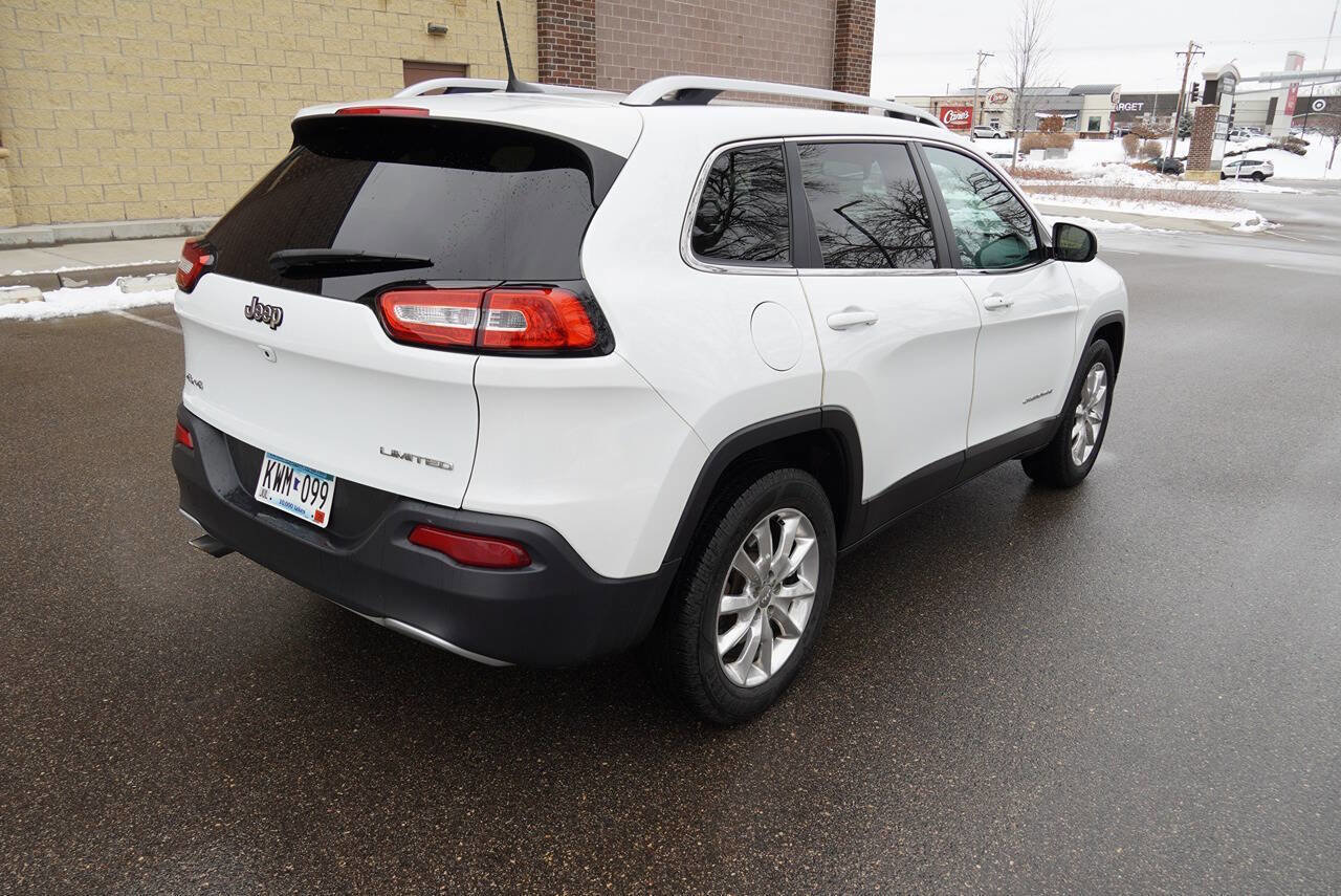 Used 2017 Jeep Cherokee Limited image 11