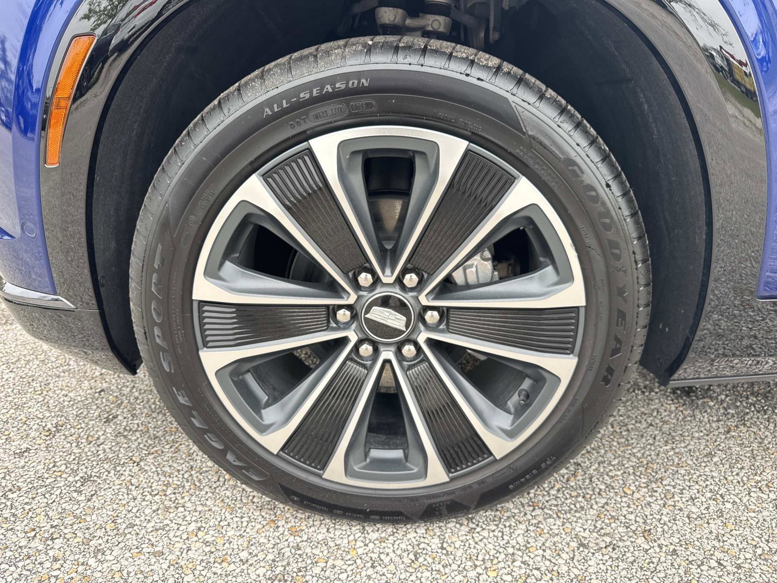 New 2026 Cadillac Vistiq Sport AWD/4WD image 10