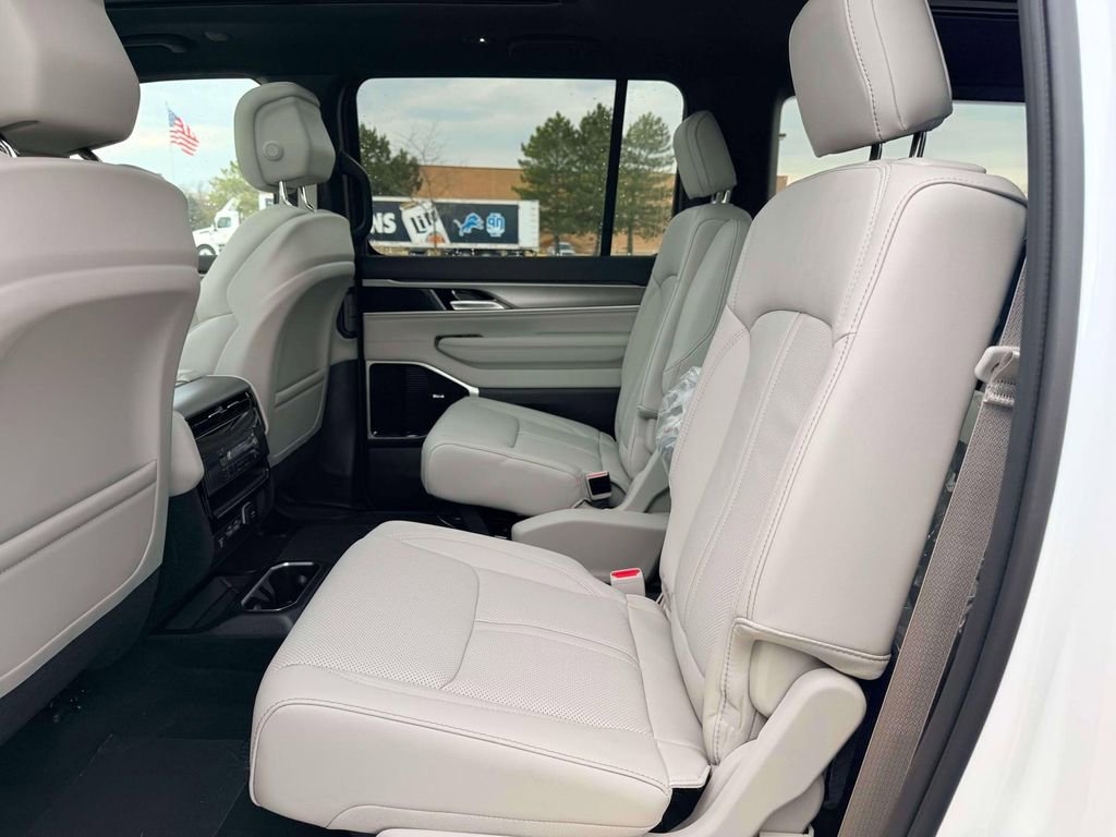 New 2026 Jeep Grand Wagoneer Limited w/ Premium Group II image 9