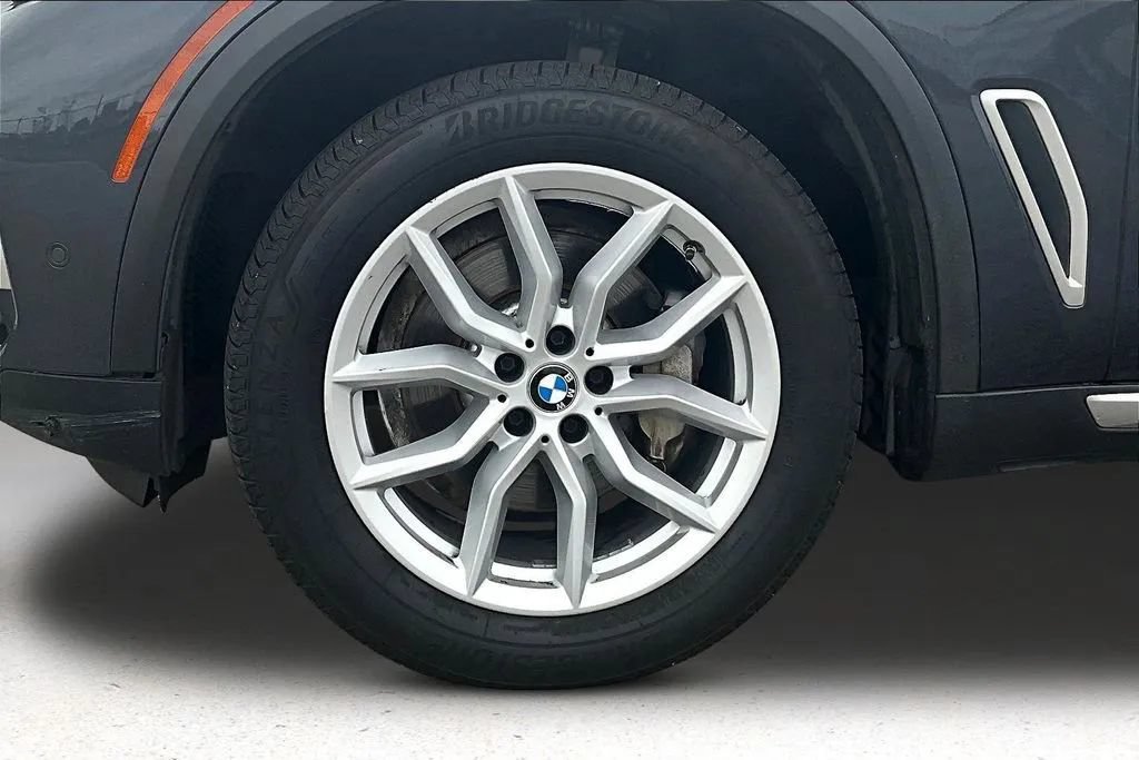Used 2021 BMW X5 xDrive40i w/ Premium Package AWD/4WD image 32