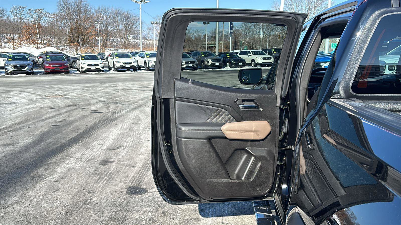 Used 2023 GMC Canyon Denali image 30