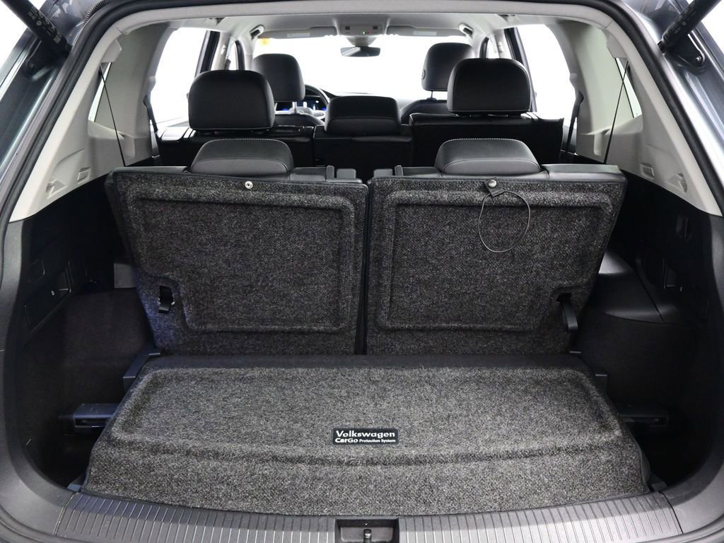 Used 2022 Volkswagen Tiguan SE image 35