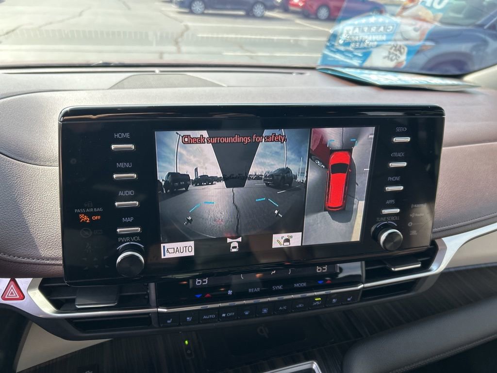 Used 2024 Toyota Sienna Platinum image 14
