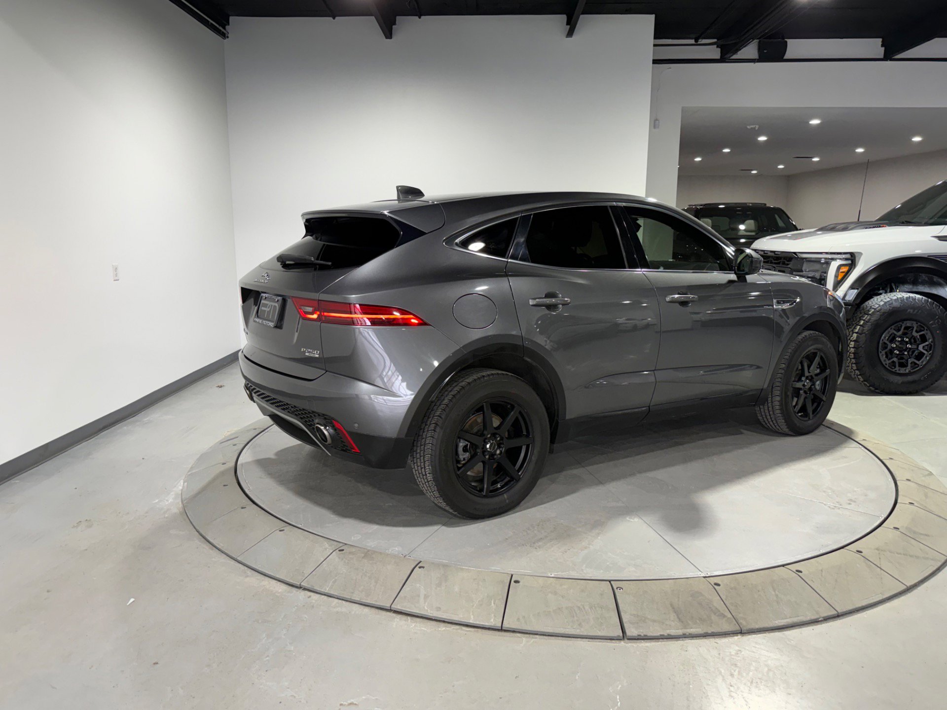 Used 2018 Jaguar E-PACE S image 11