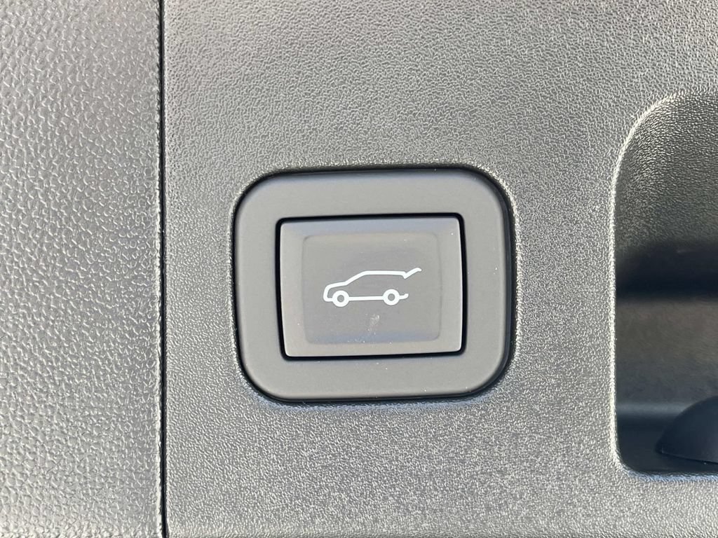 New 2026 Cadillac XT5 Premium Luxury w/ Driver Assist Package FWD image 13