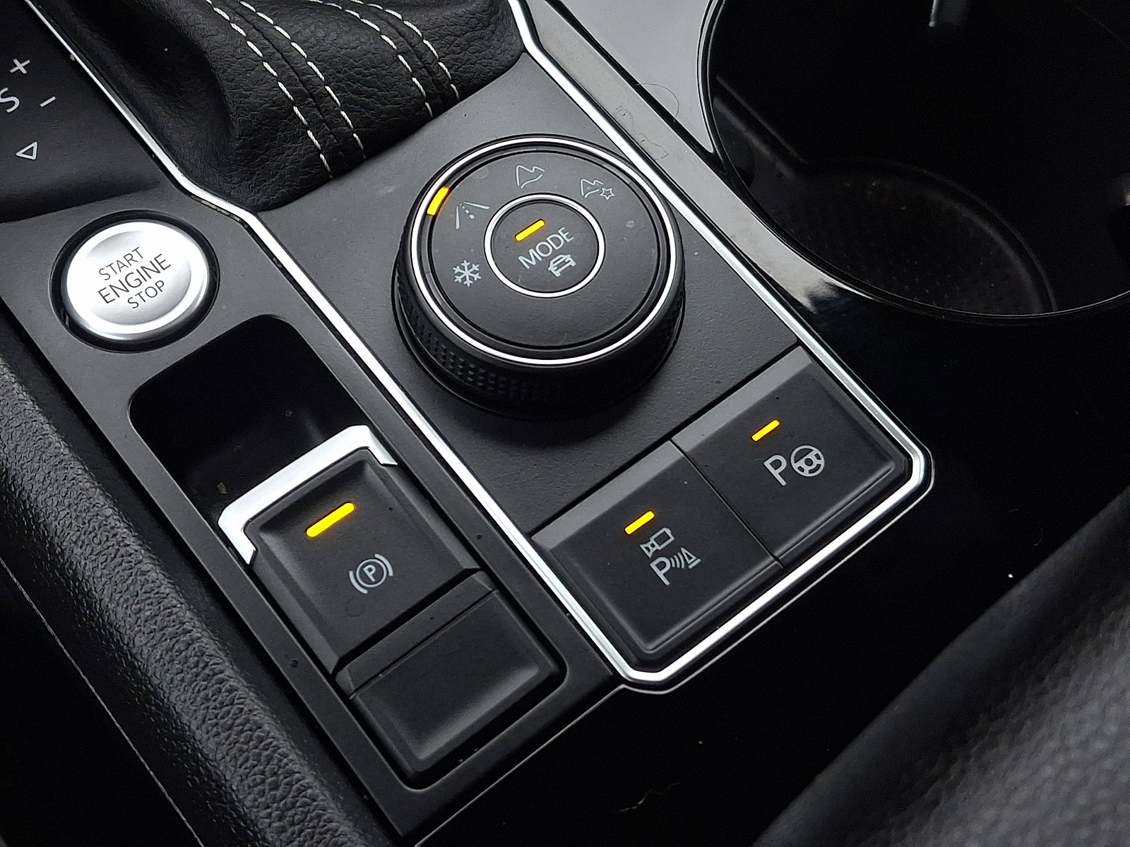 Used 2023 Volkswagen Atlas Cross Sport SEL Premium R-Line image 28