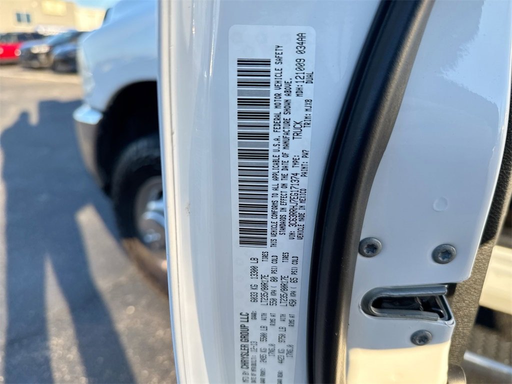 Used 2014 RAM 3500 SLT w/ Luxury Group image 27