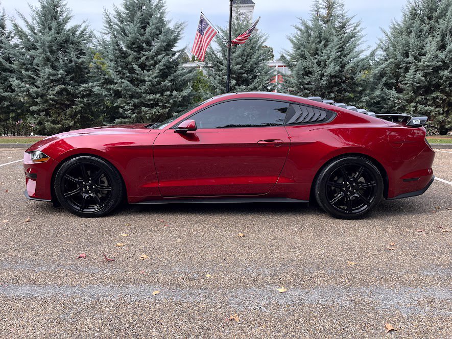 Used 2019 Ford Mustang Coupe w/ Black Accent Package RWD image 24