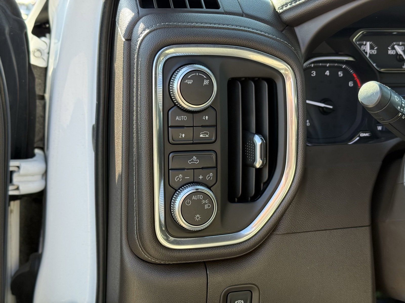Used 2019 GMC Sierra 1500 SLE w/ SLE Value Package image 28
