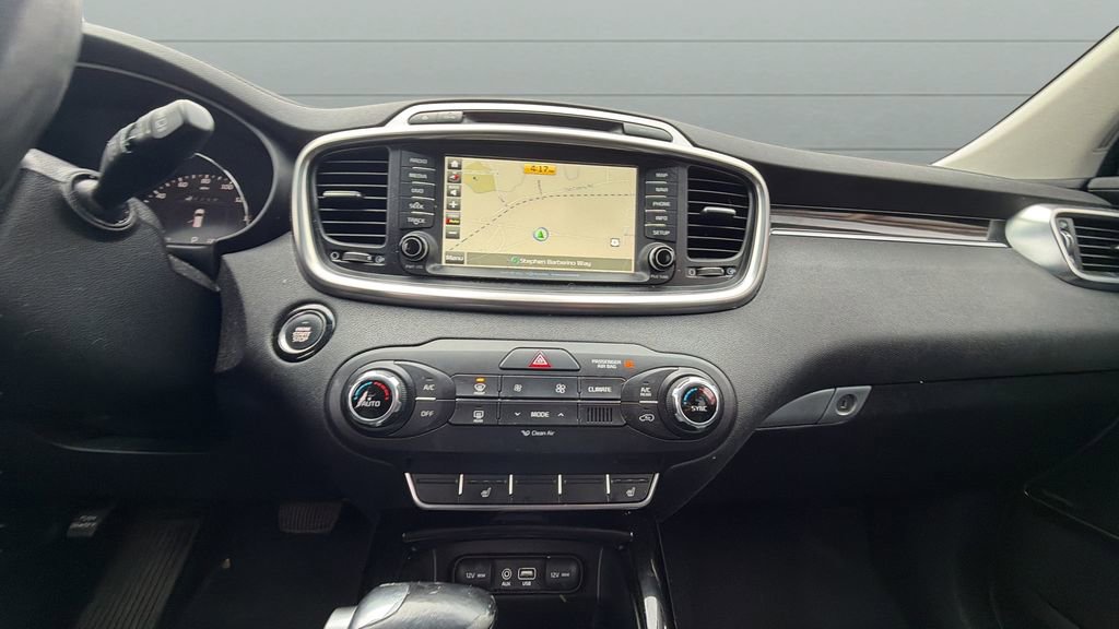 Used 2016 Kia Sorento SX image 27