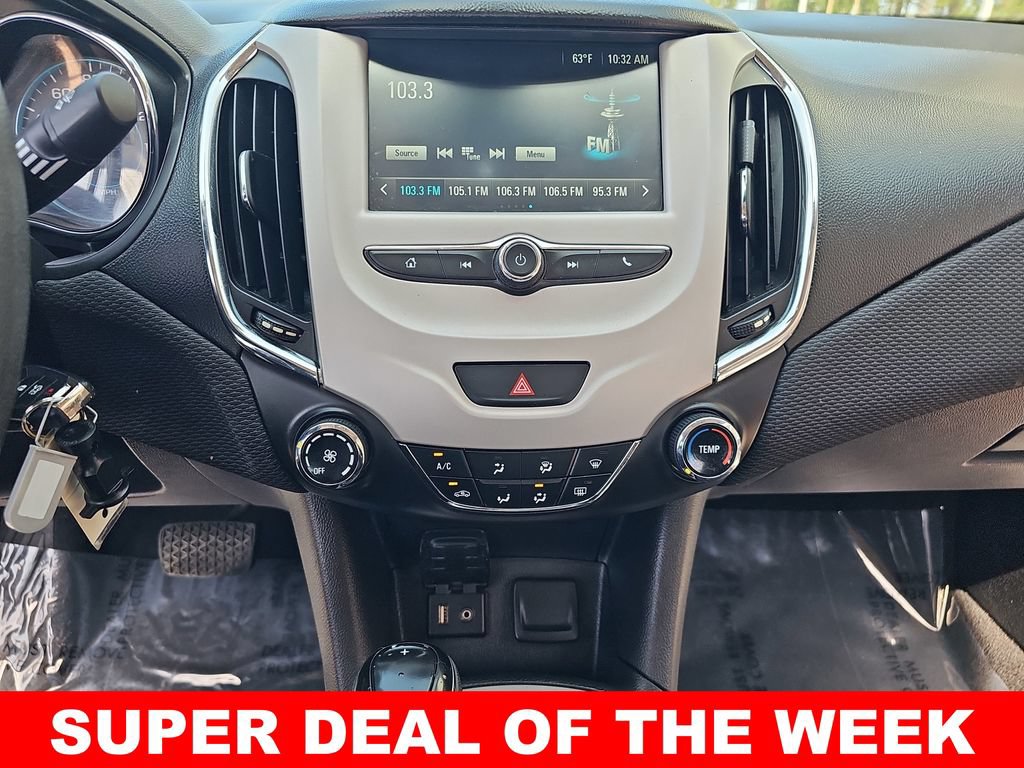 Used 2017 Chevrolet Cruze LS FWD image 19