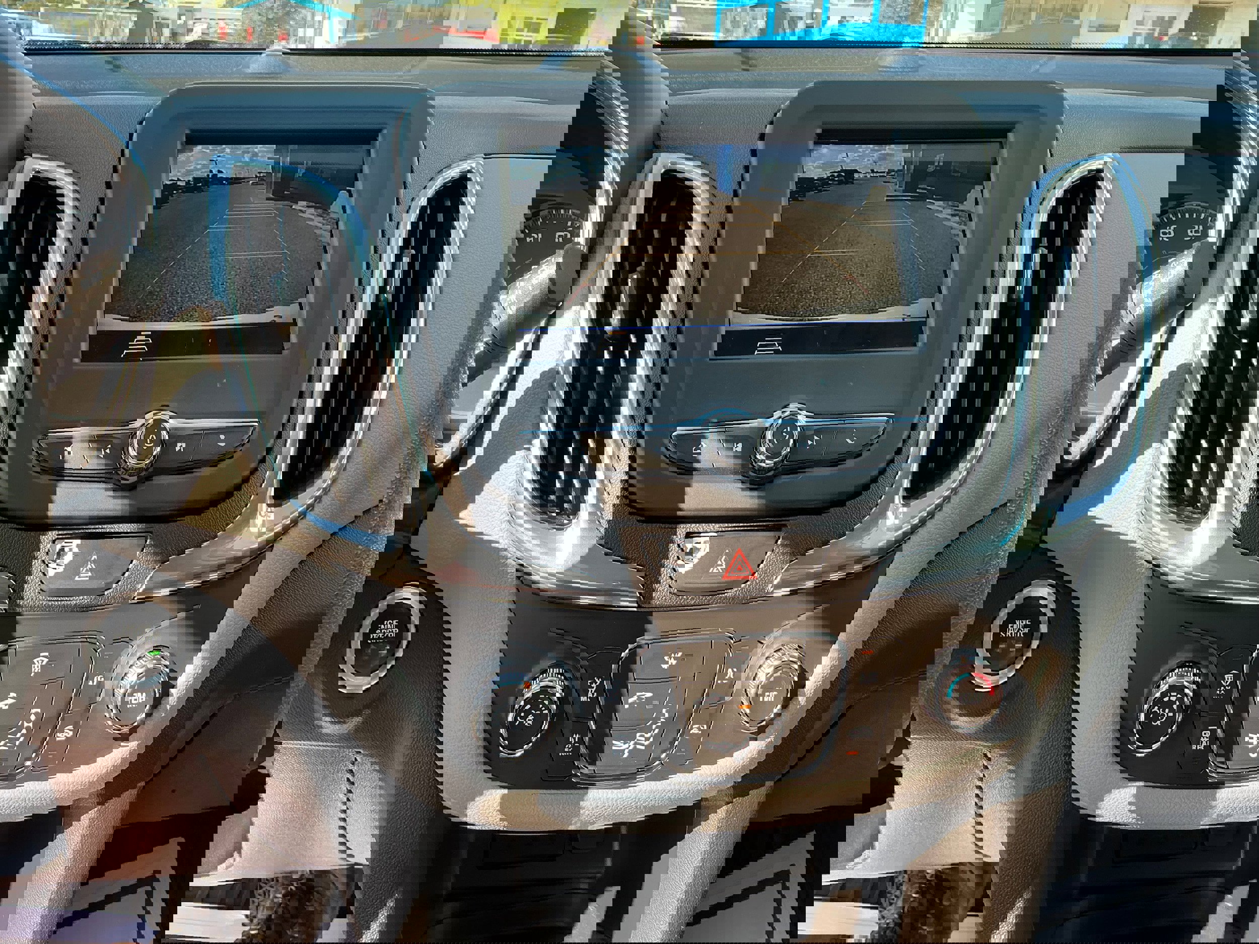 Used 2019 Chevrolet Equinox LS image 8