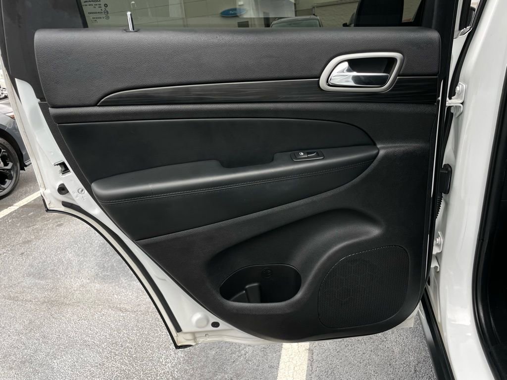 Used 2021 Jeep Grand Cherokee Laredo image 37