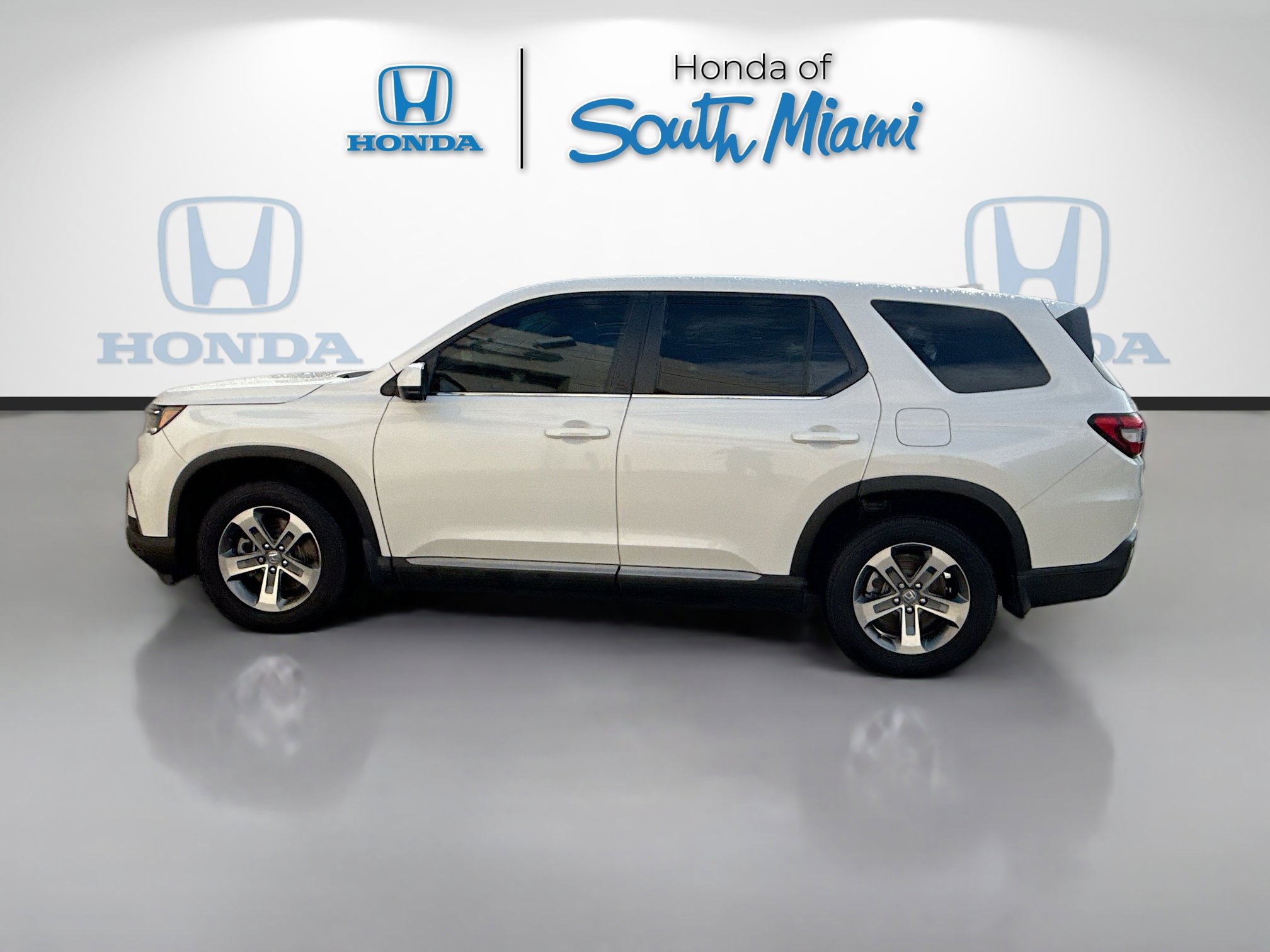 Certified 2023 Honda Pilot EX-L image 4